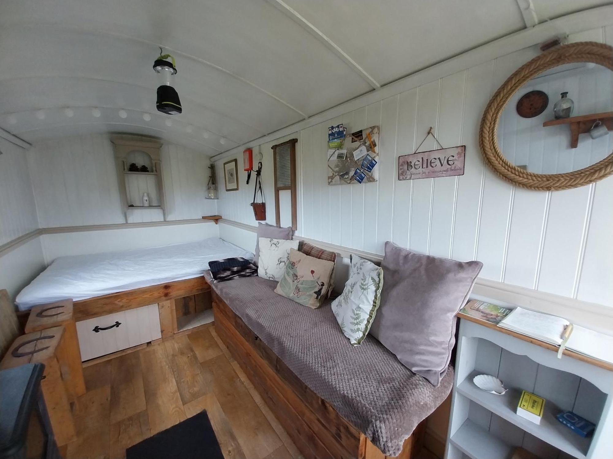 Meadowbeck - Shepherd Huts Fylingdales Exteriör bild