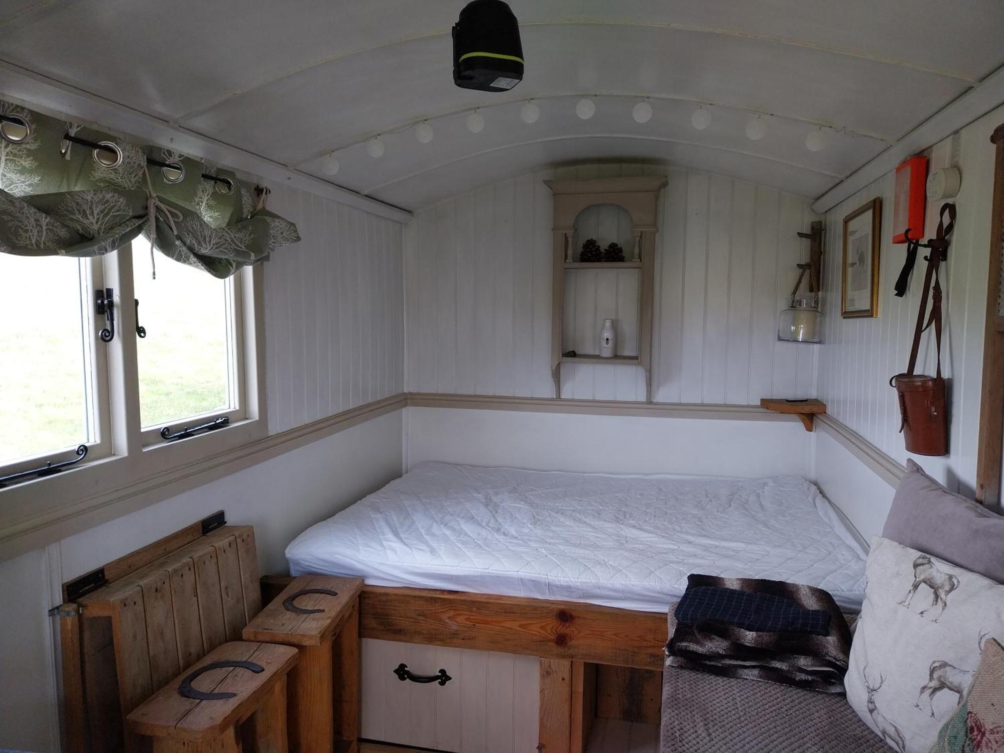 Meadowbeck - Shepherd Huts Fylingdales Exteriör bild