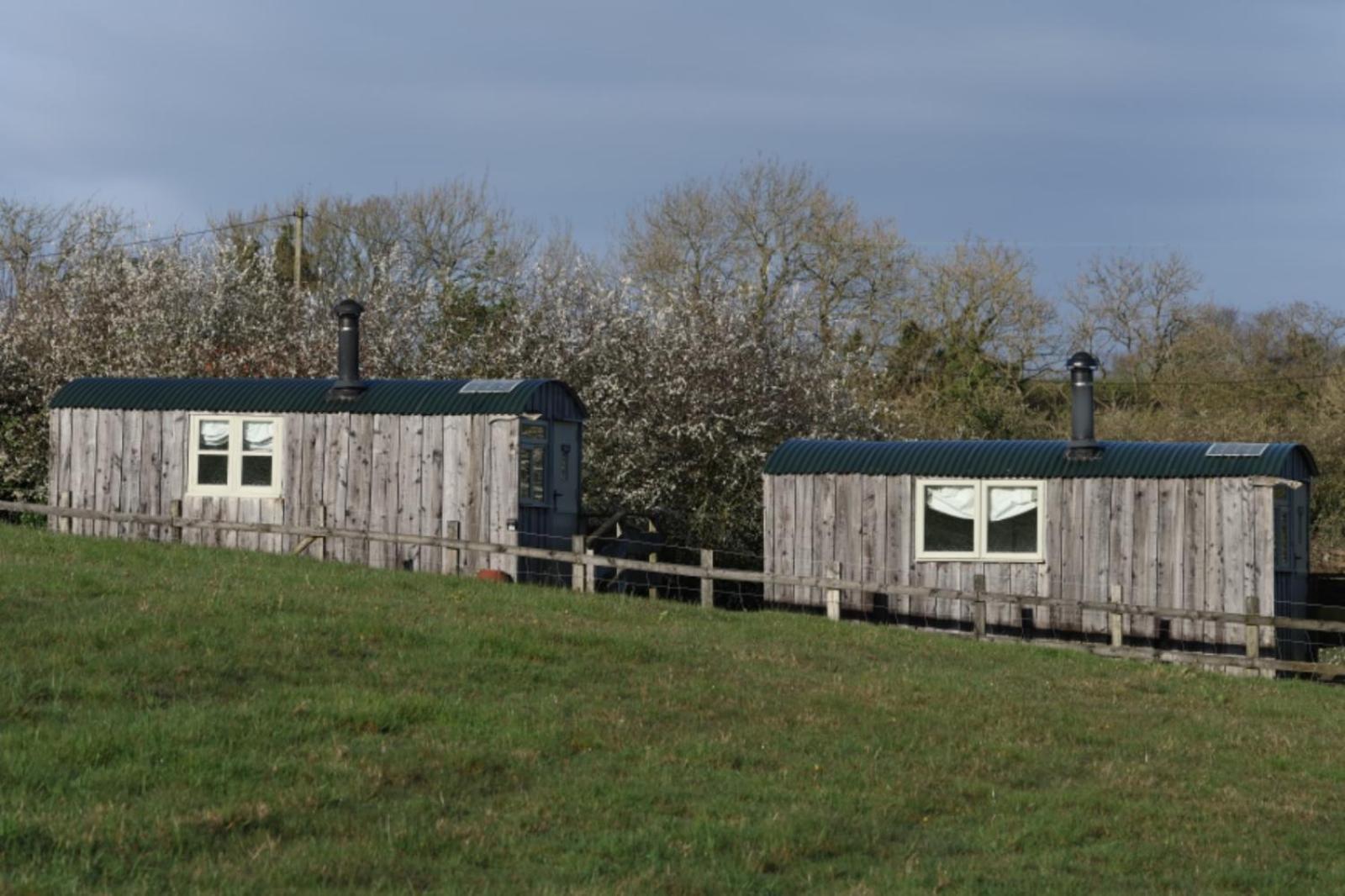 Meadowbeck - Shepherd Huts Fylingdales Exteriör bild