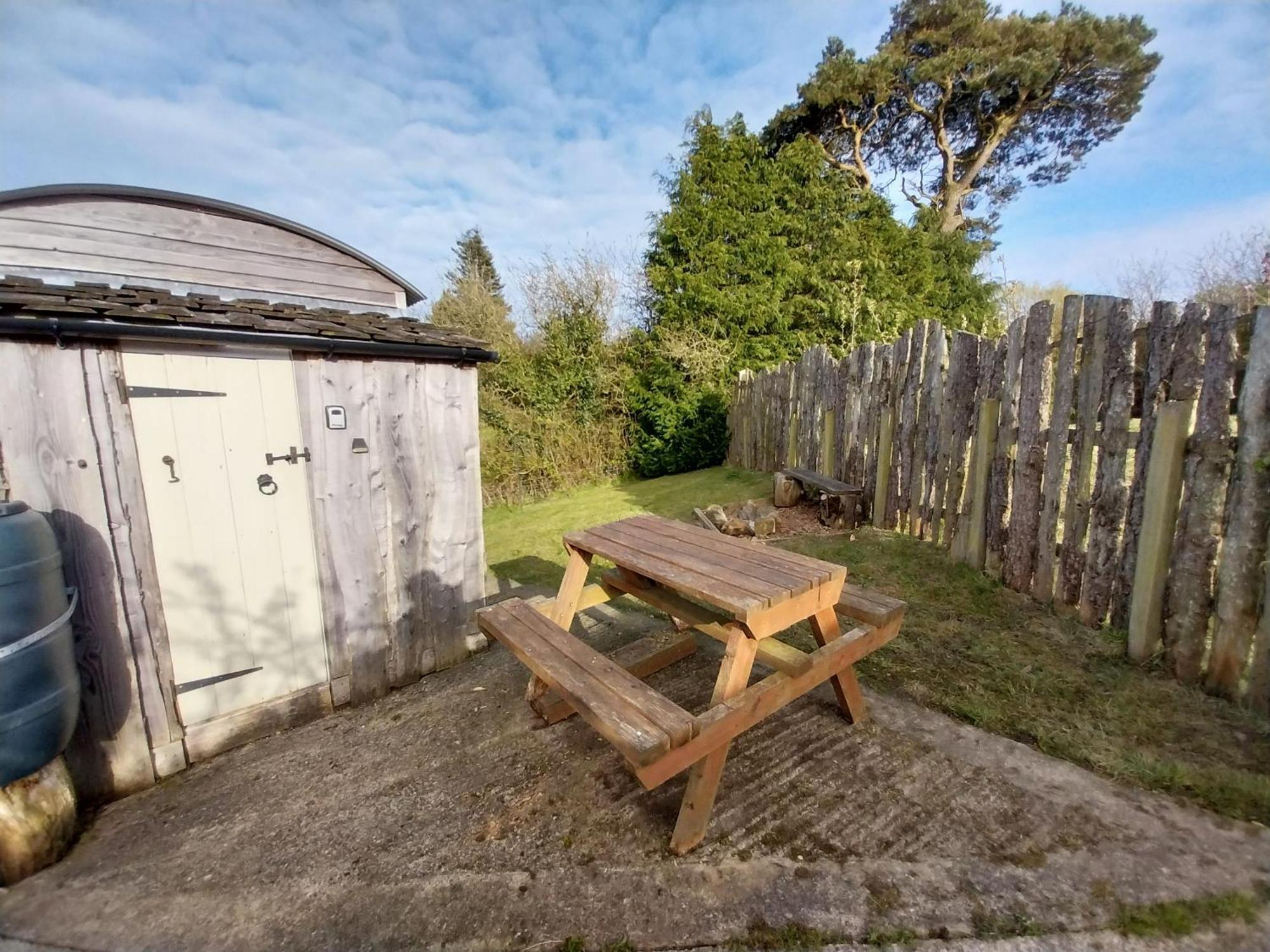Meadowbeck - Shepherd Huts Fylingdales Exteriör bild