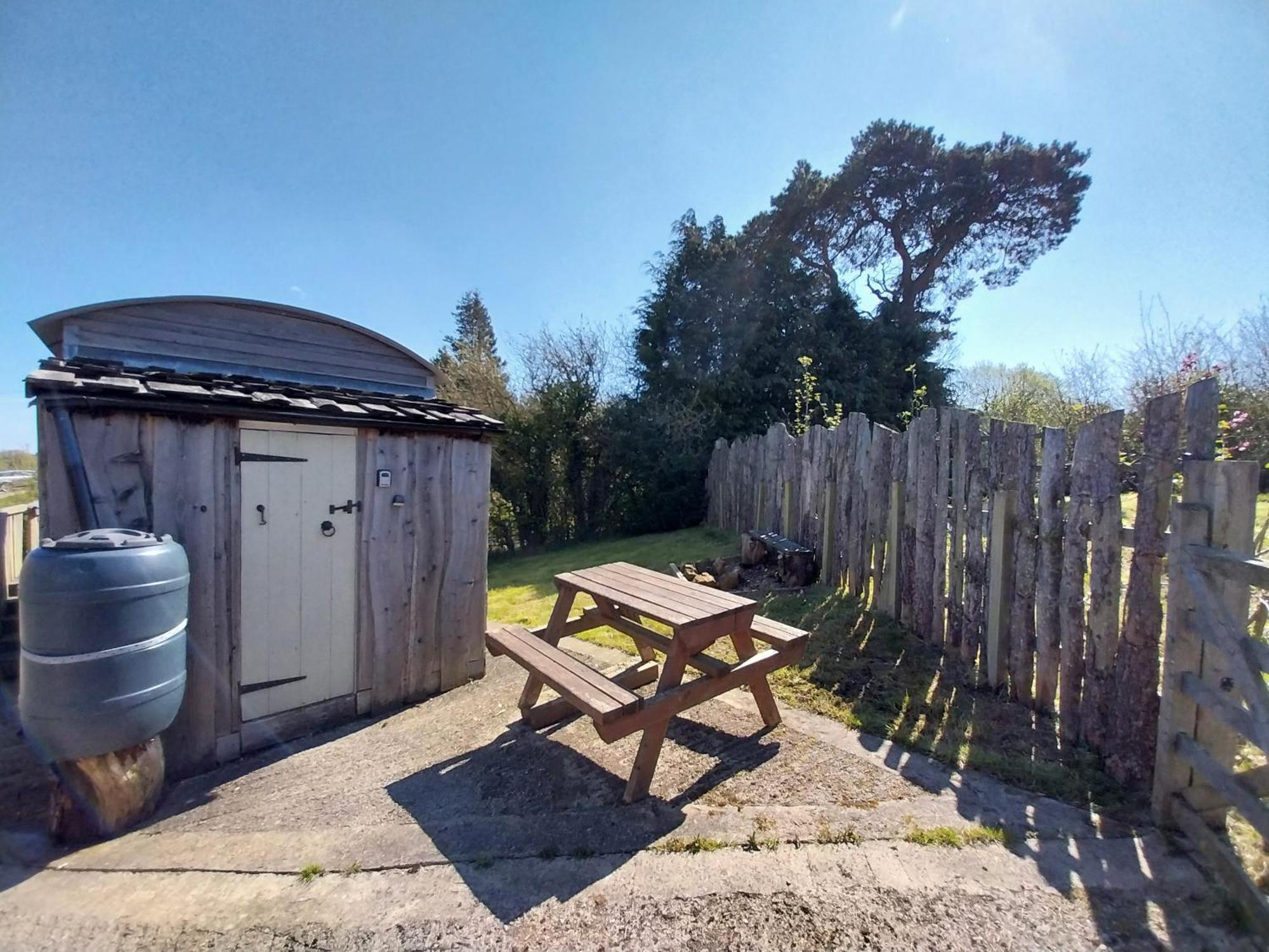 Meadowbeck - Shepherd Huts Fylingdales Exteriör bild