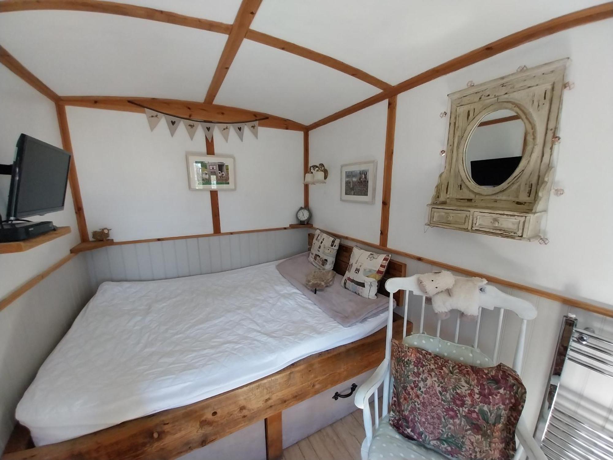 Meadowbeck - Shepherd Huts Fylingdales Exteriör bild